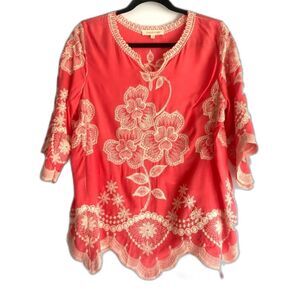 Solitaire Floral Embroidered Top Size Small